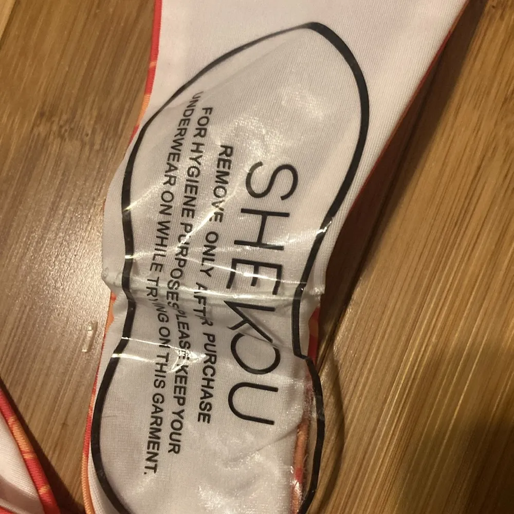 SHEKOU Orange/Red 2 Piece Bikini Set Top Size Small & Bottom Size Medium NWT - Image 9