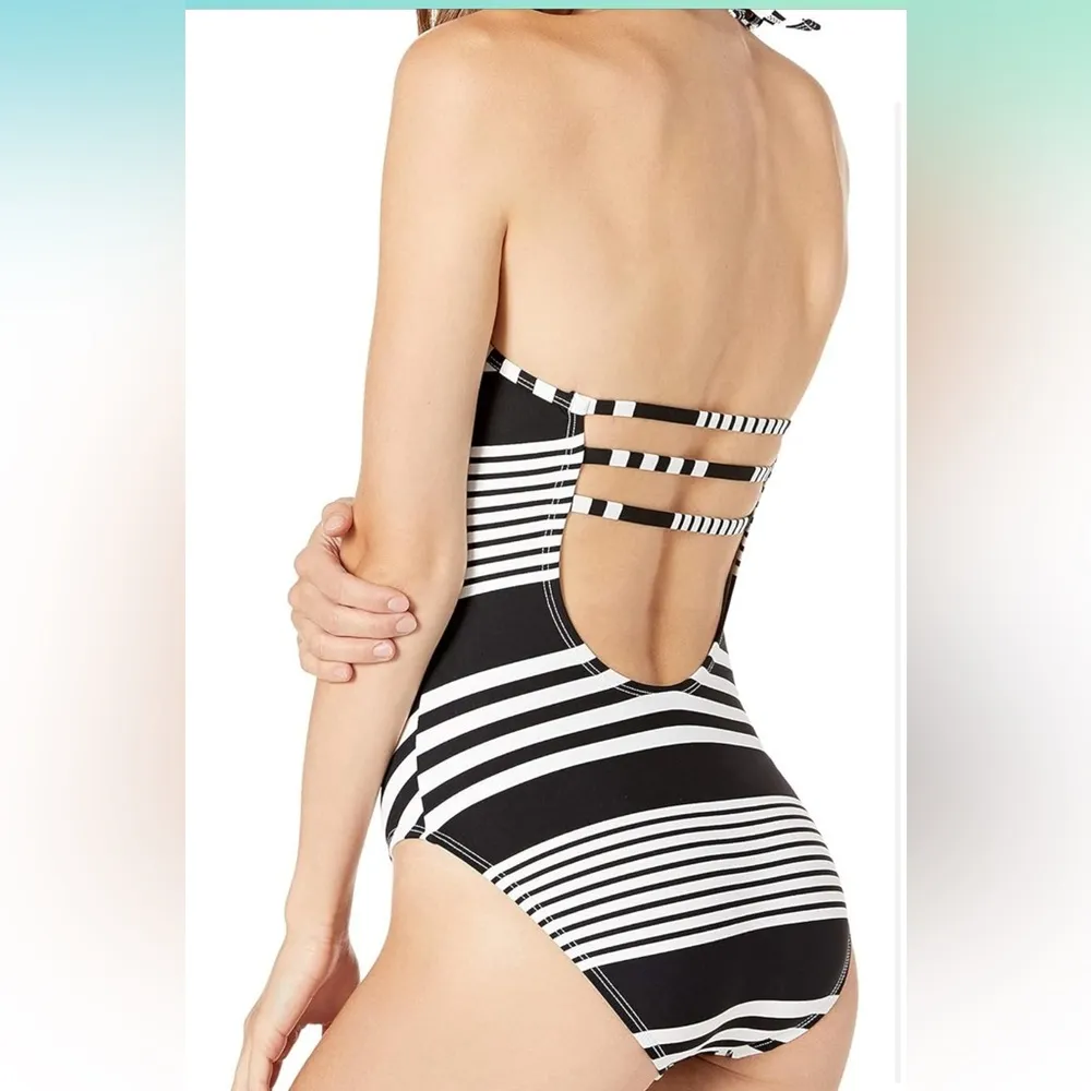 La Blanca Mitered Mio Suit Black and White Stripe - Image 6