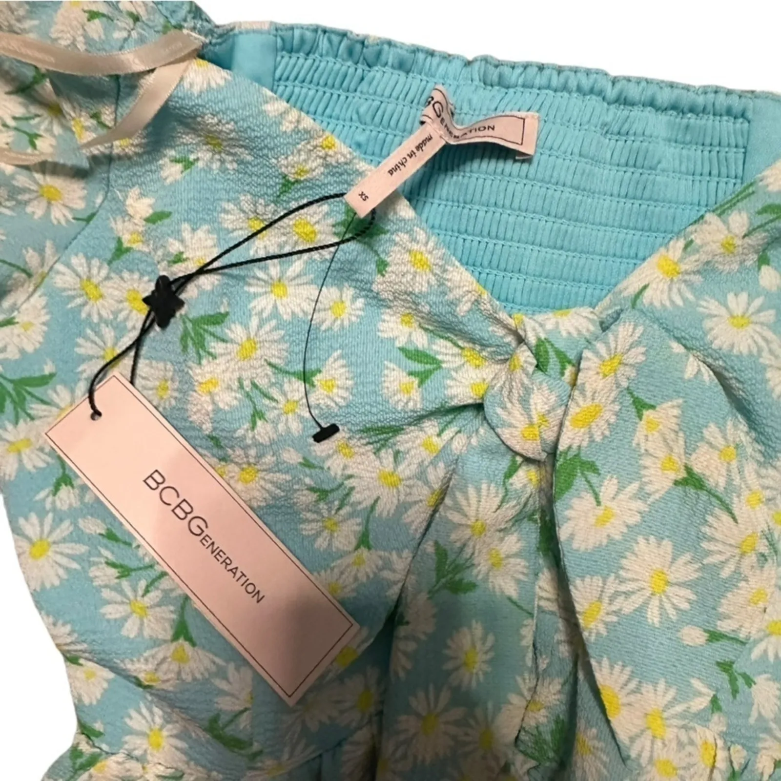 BCBGeneration Tie Front Ruffle Hem Smocked Back Crop Top bm - Image 4