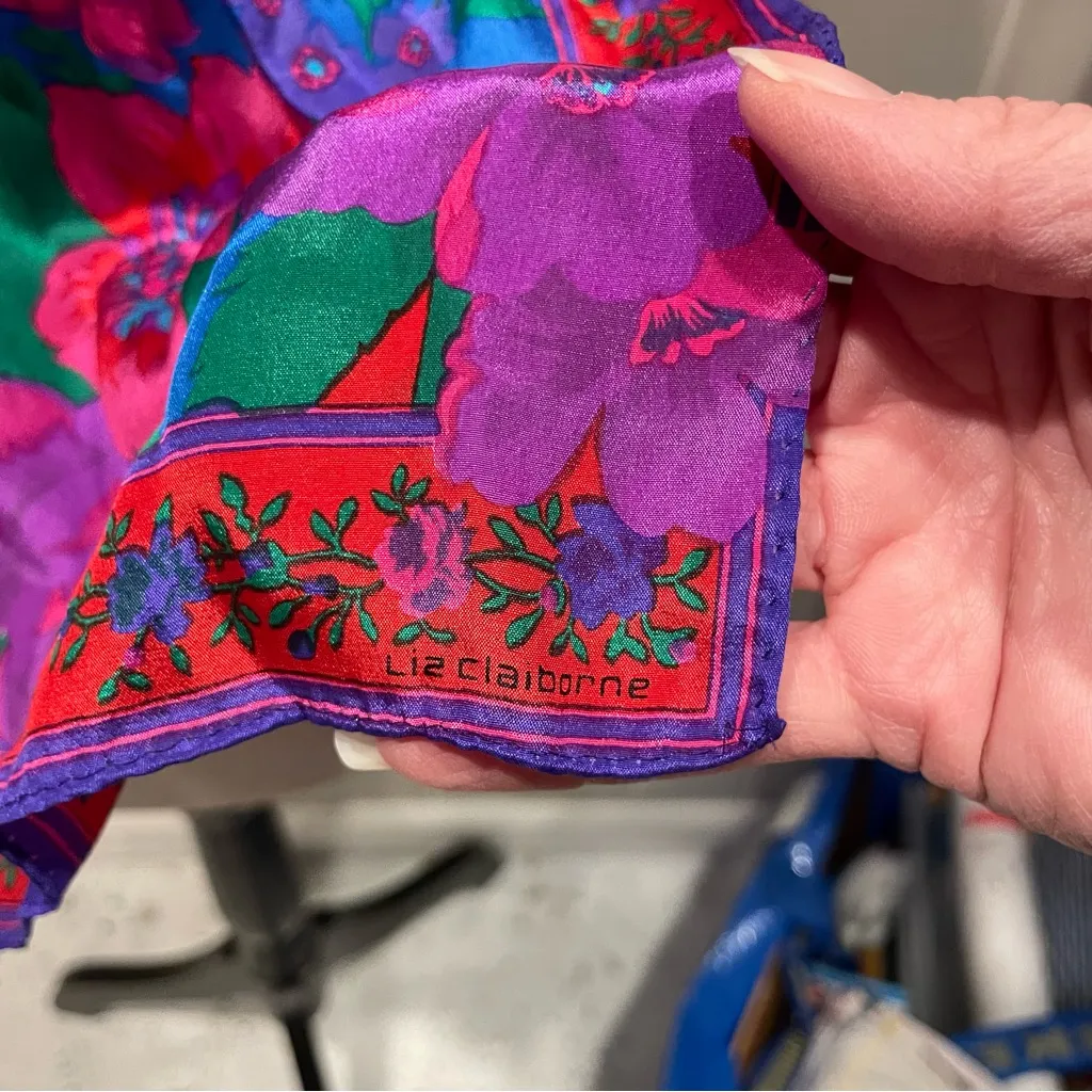 Beautiful vintage 80s-90s silk floral abstract scarf Liz Claiborne 10.5” x 52” - Image 10