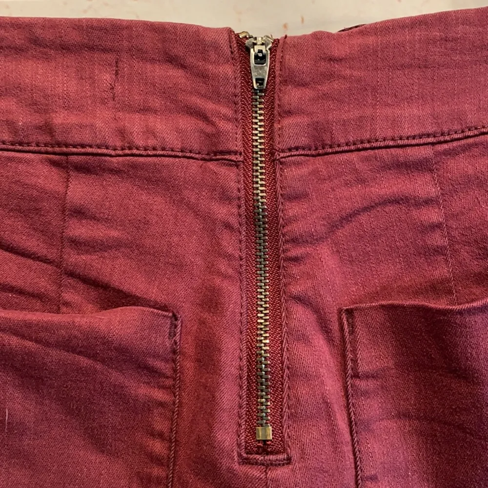 Cooperative Maroon high waisted shorts zip back 0 - Image 5