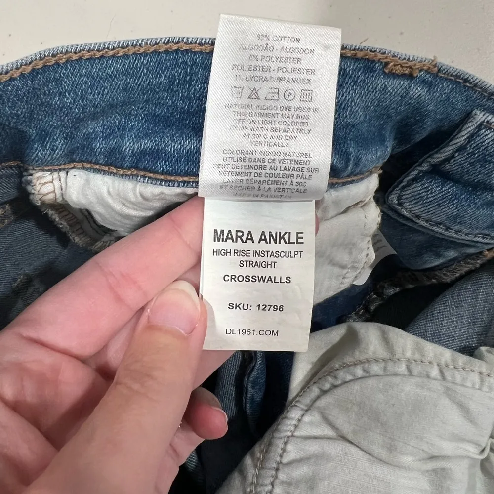DL1961 Mara Ankle High Rise Instasculpt Straight Jeans Raw Hem Size 28 EUC - Image 14
