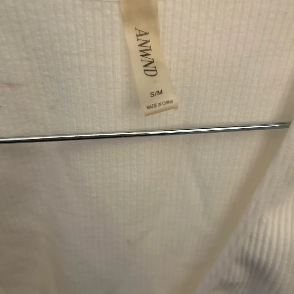 Urban Outfitters White Ribbed V-Neck Tank Top - Image 2