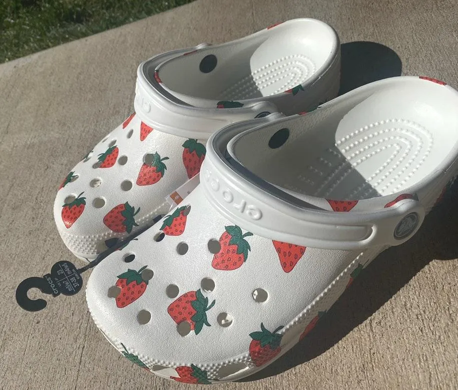 Crocs Strawberry - Image 2