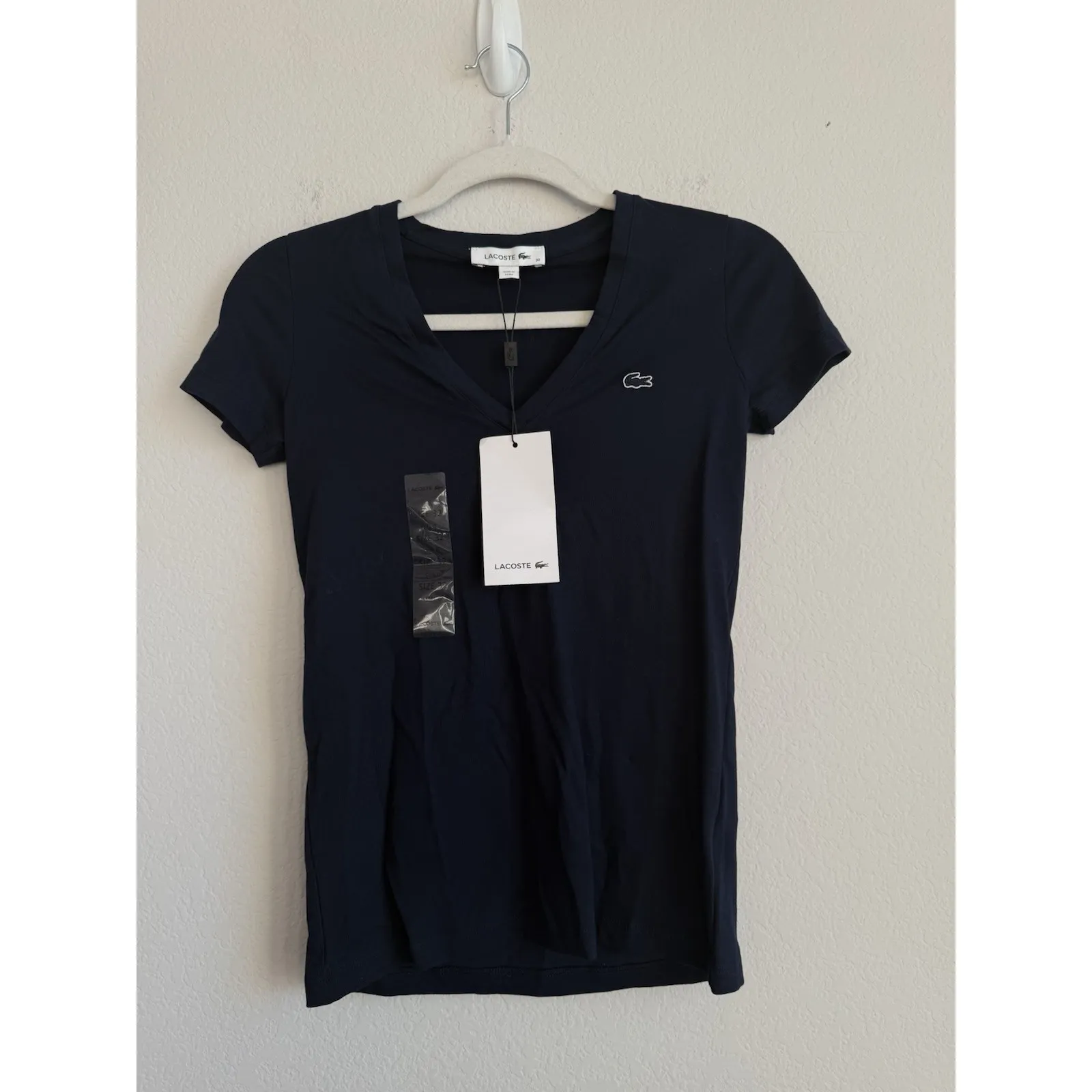 Lacoste Women's Short Sleeve Cotton Jersey Vneck Tee Shirt Navy Blue Size 32 NEW - Image 6