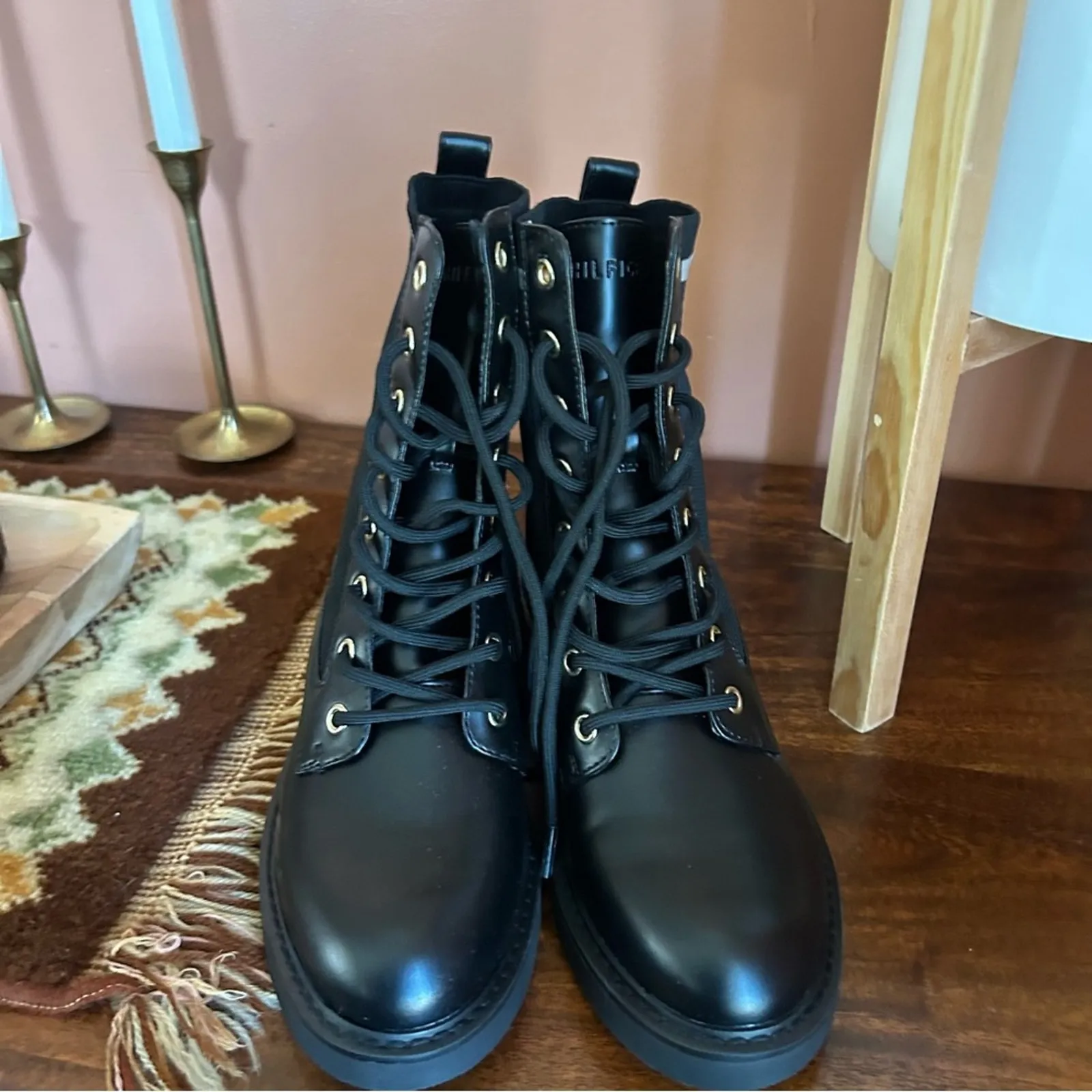 Tommy Hilfiger Women's Tesse Logo Lace up Combat Booties Black Boots‎ NEW Size 6 - Image 3