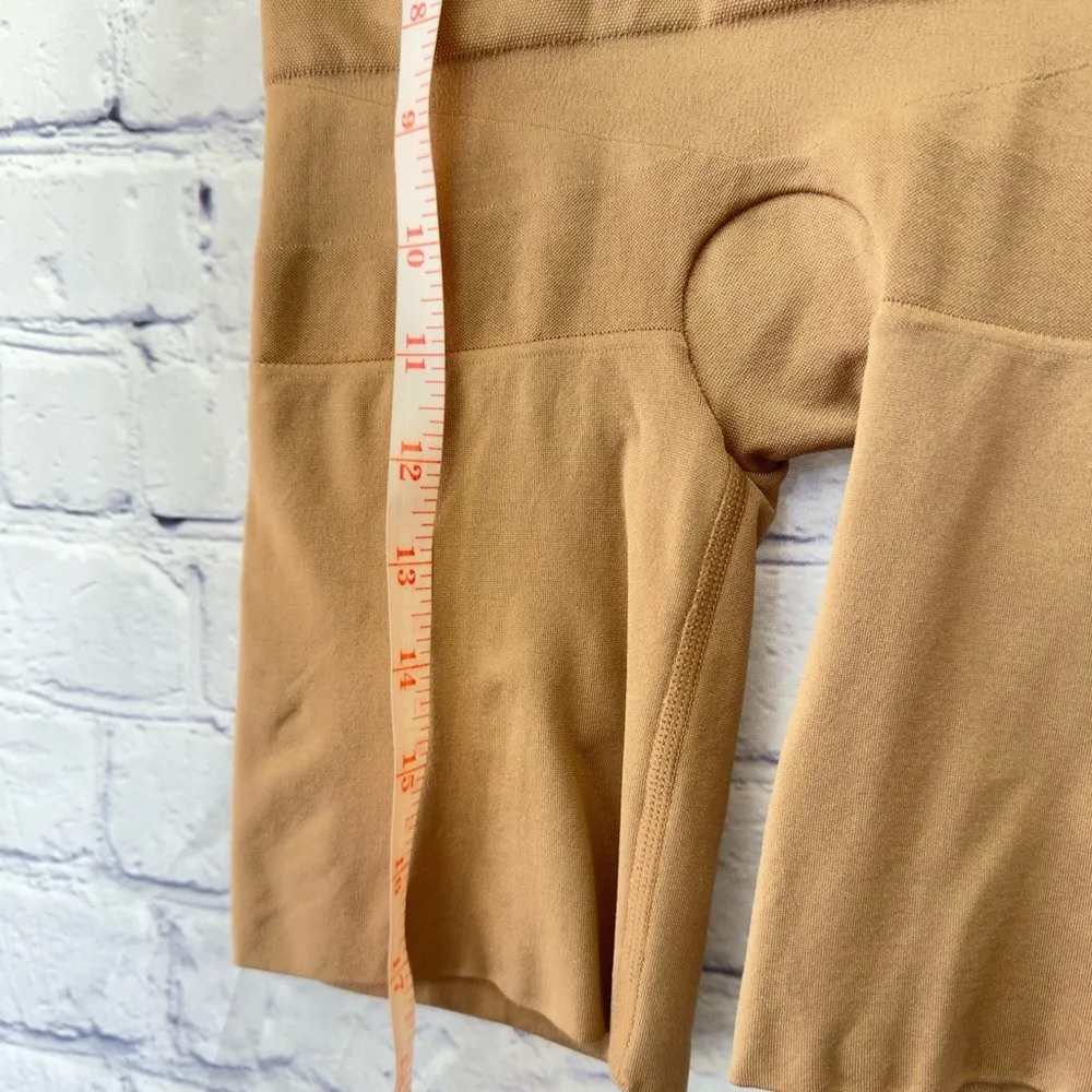Assets Spanx high waisted shaping shorts. Size L Tan Size L - Image 2
