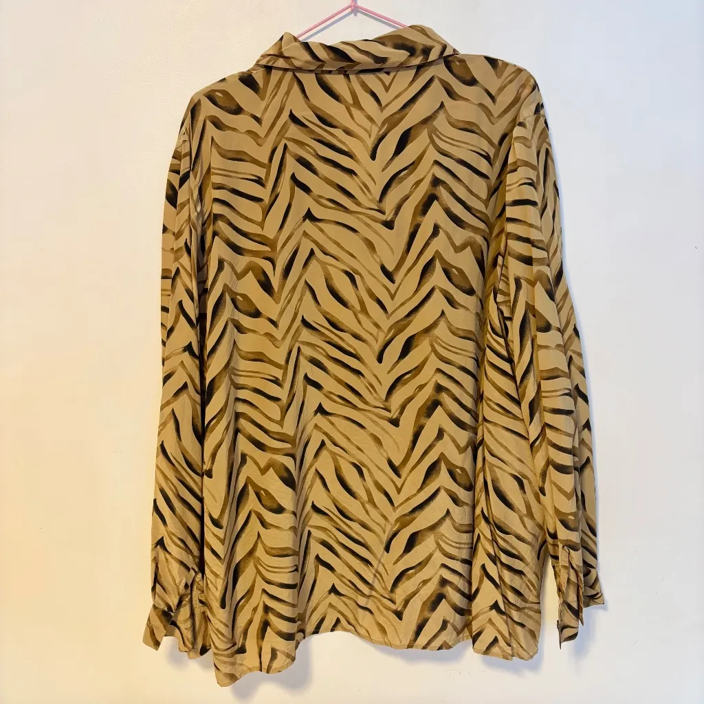 S.L.B. Woman Sunny Leigh Button Down Collared Silk Blouse Tiger Animal Womens 1X Tan - Image 2