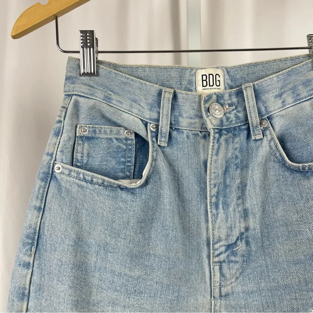BDG Baggy Boyfriend Size 25 High Rise Distressed Jeans Light Wash Retro 60’s 70s - Image 9
