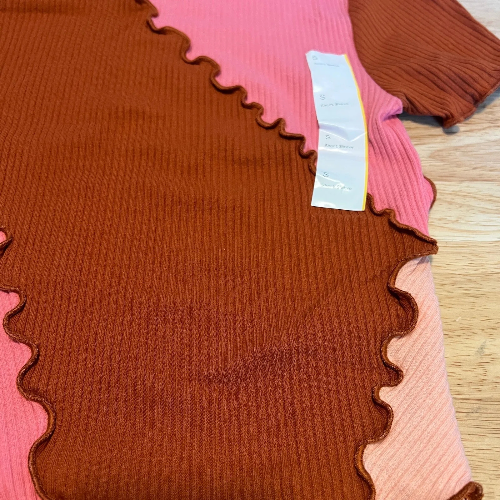 Wild Fable Women's Ruffle Seamed Short Sleeve T-Shirt - Size Small - NWT - Image 6