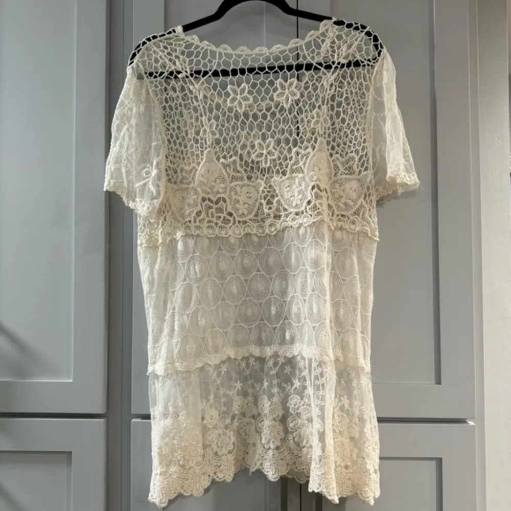 Ivory Lace Crochet Short Sleeved Tunic feminine bohemian festival coverup medium - Image 4