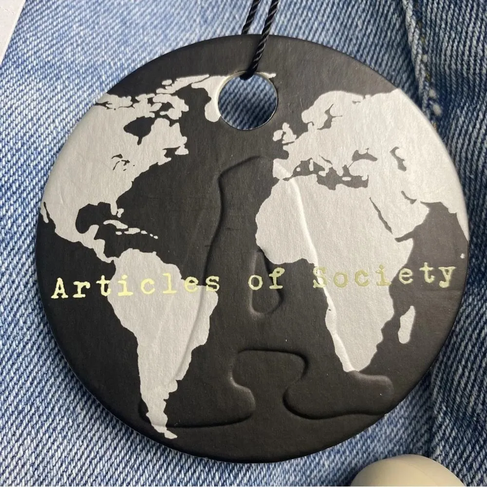 NWT Articles of Society Womens Hi Rise Ziggy Denim Cut Off Shorts  size 30 (b17 - Image 3