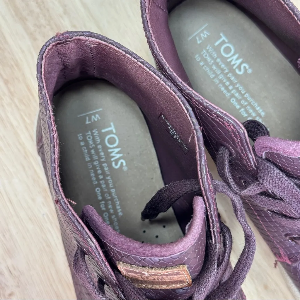 Toms Paseo Embossed Faux Leather Lace Up High Top Sneakers Burgundy Red Size 7 - Image 9
