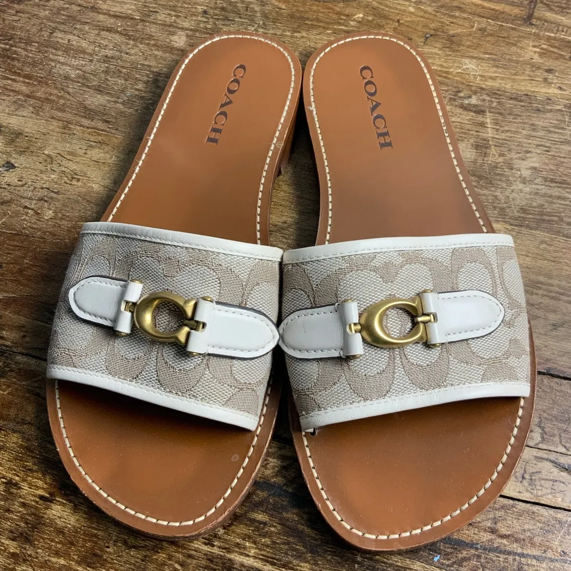 Coach  Ina Logo Emblem Slide flat size 8.5 - Image 2