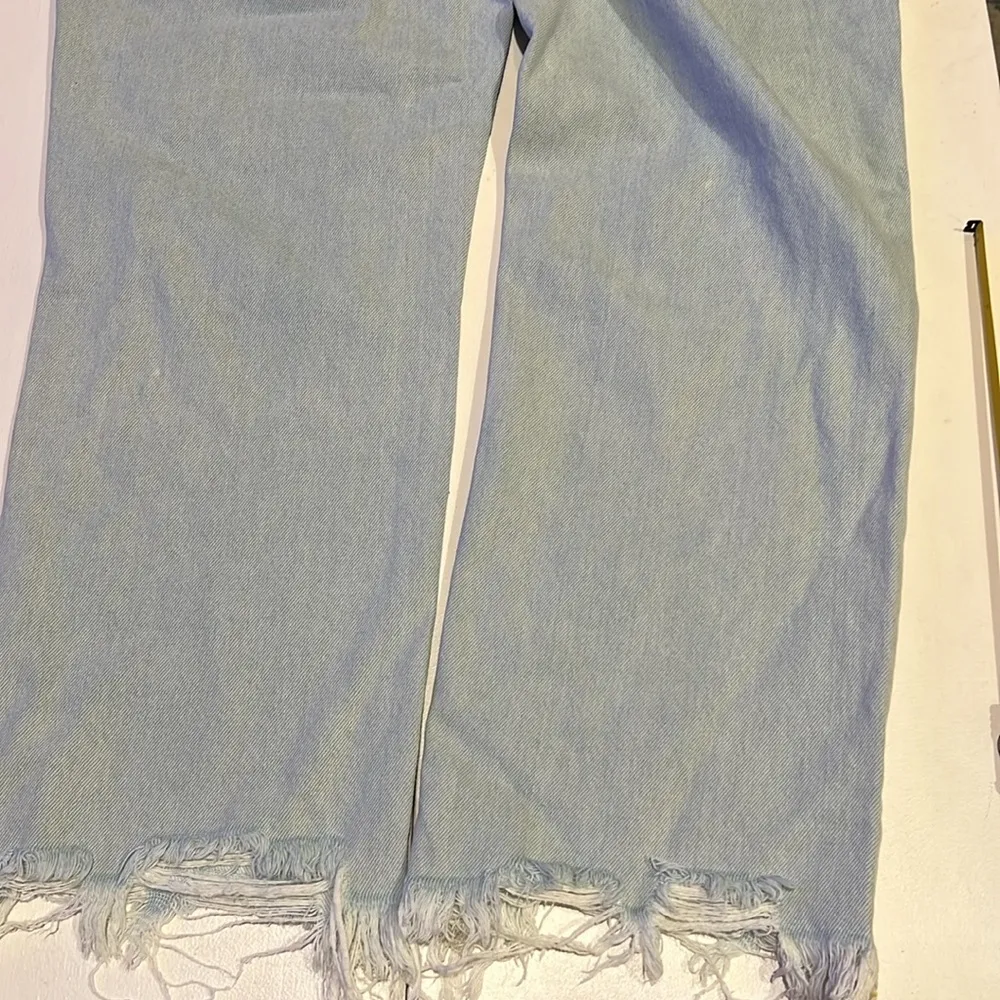 We the Free People Size 31 Mid rise Maggie Distressed Crop Jeans Raw Frayed Hem - Image 10