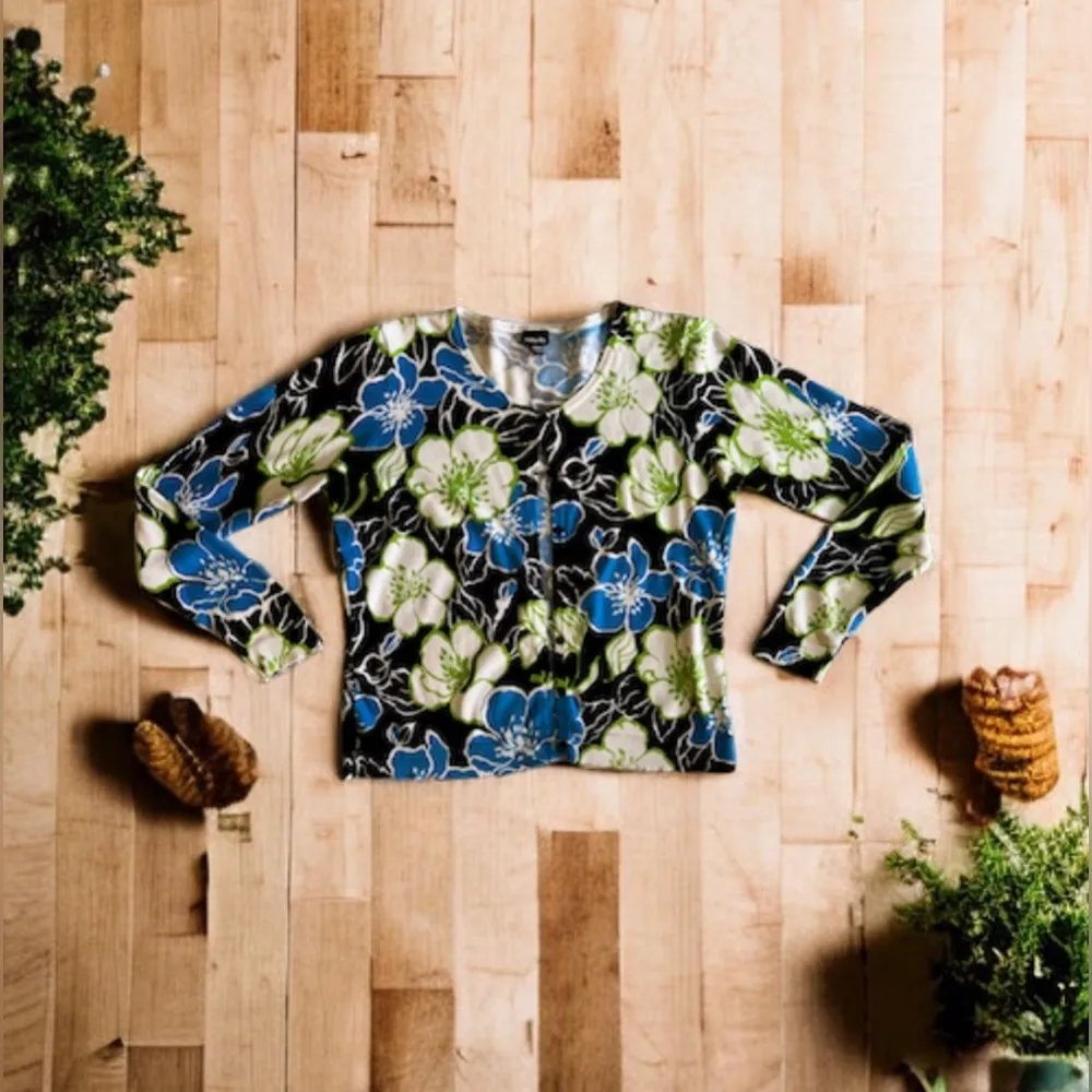 𝅺Rafaela floral multicolor sweater/ top‎ button down Cardigan size P/M - Image 4