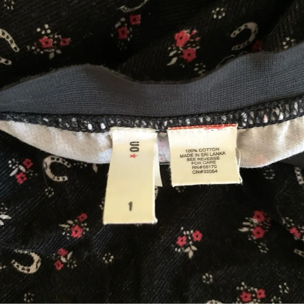 Urban Outfitters Black Velour Skater Skirt Size 1 /Small - Image 6