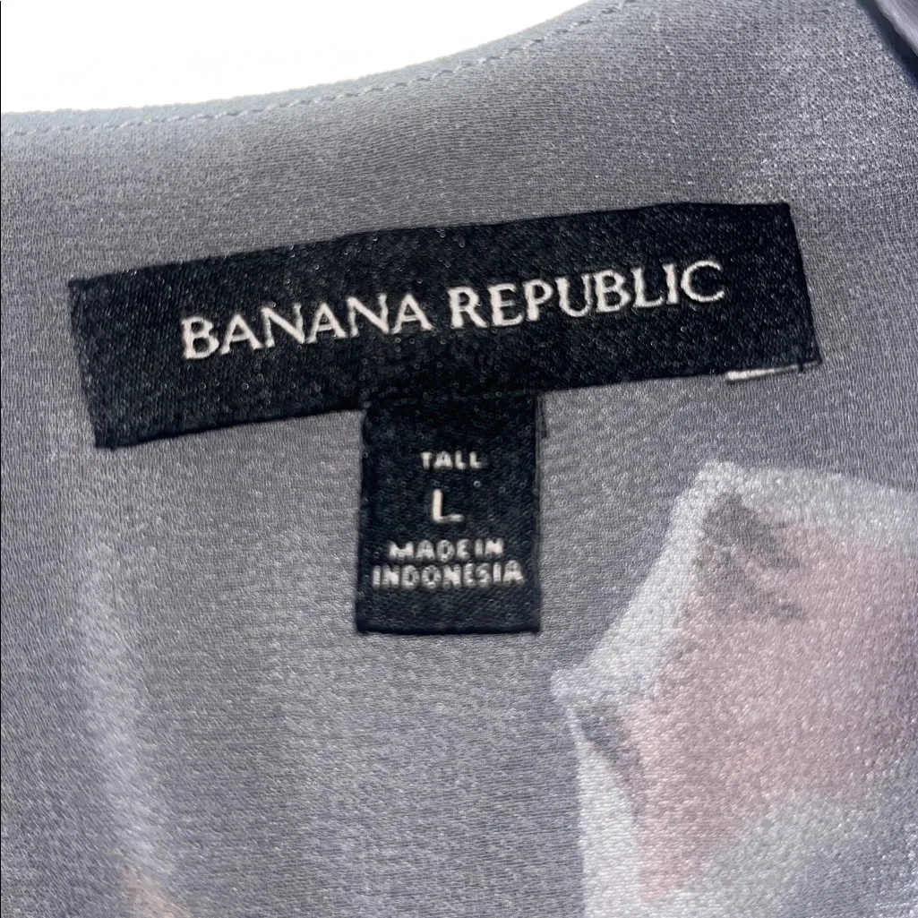 Banana Republic Blouse Grey Floral Lined Long Flared at Cuff Sleeves Large Tall - Image 10