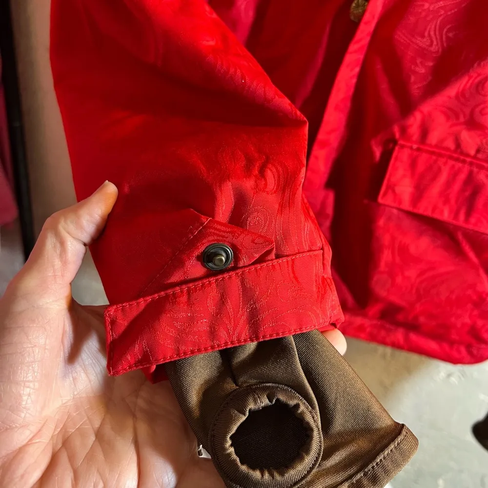 Burton Red Ski Jacket with Hood and Relaxed Fit - Image 4