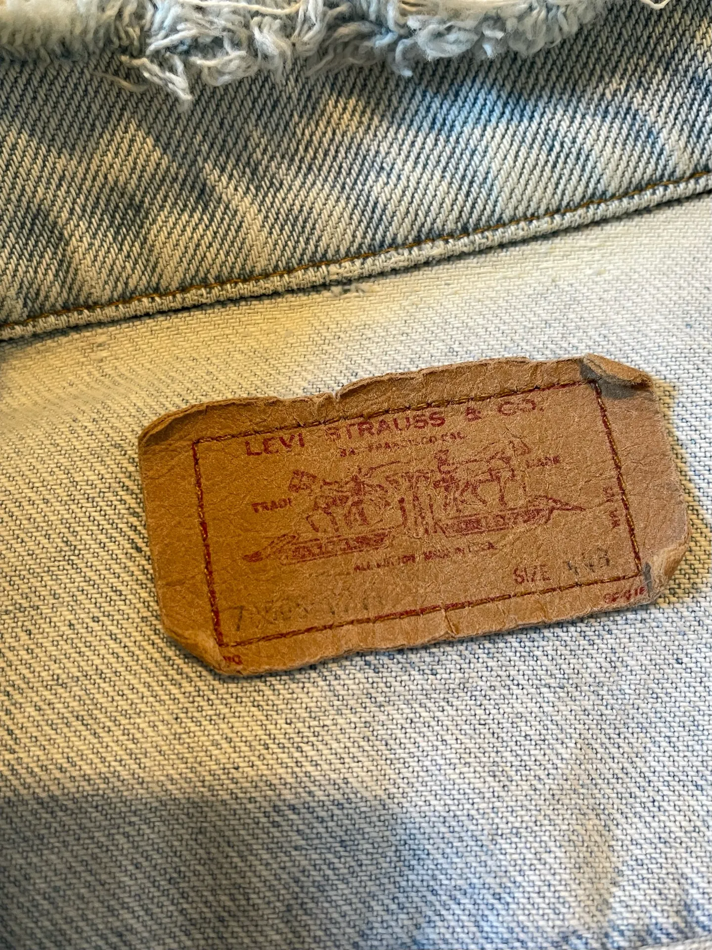 Vintage Levis 7506 Denim Trucker Jean Jacket   - Image 7