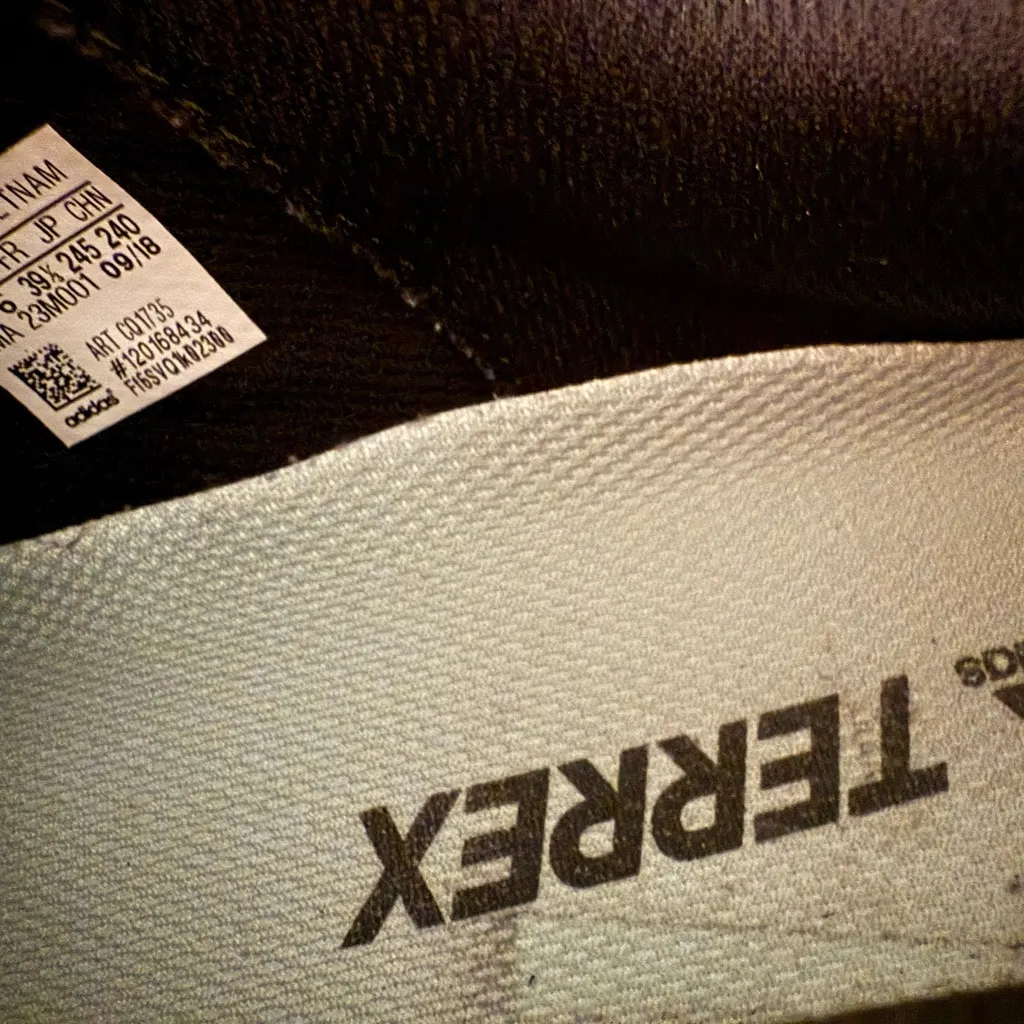 Adidas Terrex 260 trail Continental sole shoes women’s running. - Image 9