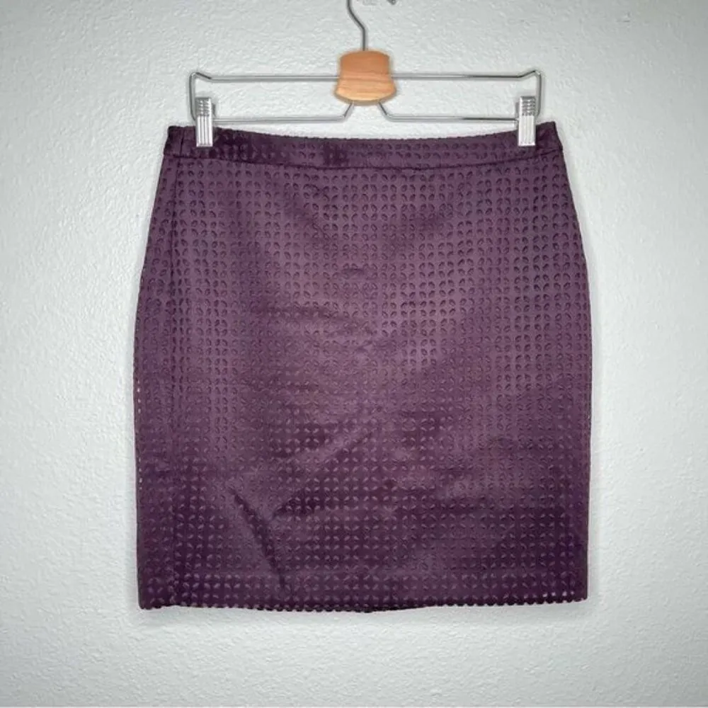 Banana Republic Short Pencil Skirt Laser Cut vineyard purple size 8 new - Image 2