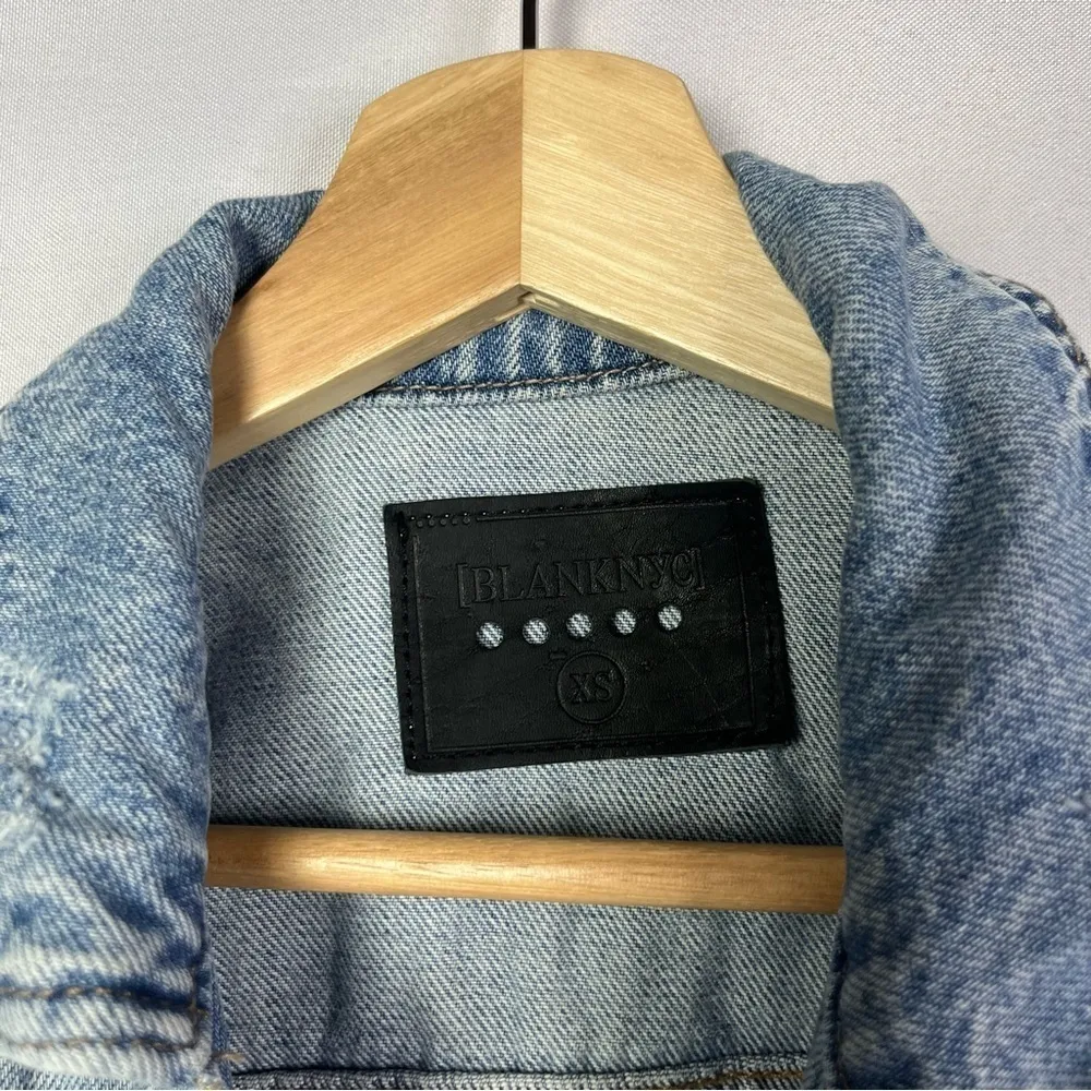 Blank NYC Blue Frayed Hem Denim Trucker Jacket XS - Image 6