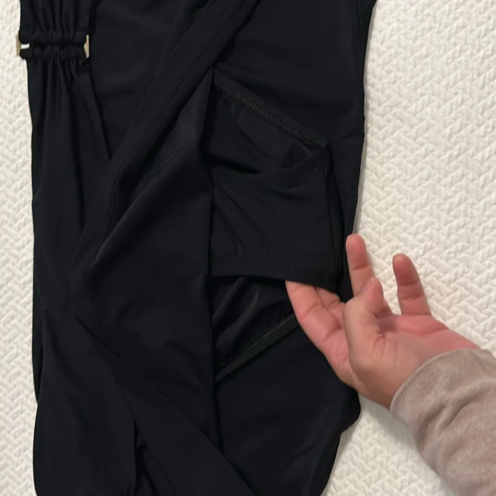 Swim skirt size large. Fold over waist, super flattering. Not bulky when wet Black - Image 8