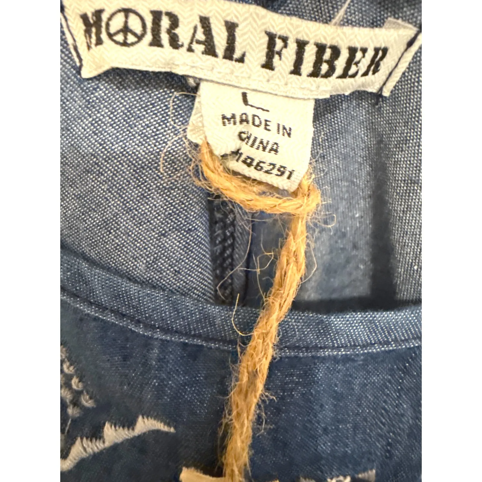 Moral Fiber Blue Denim Embroidered Sleeveless Dress -‎ Women's Size L - Image 3