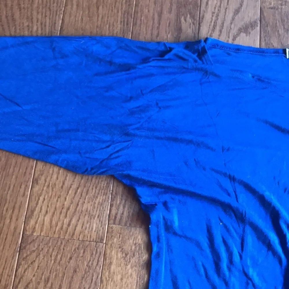 XXI royal blue wide neck 3/4 sleeve waisted tee - Image 4