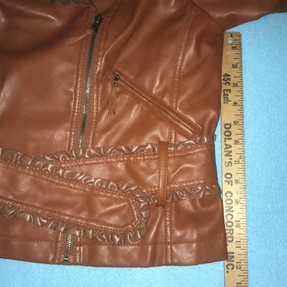 𝅺DAYTRIP two tone ruffles asymmetrical zipper faux leather belted size M - Image 10