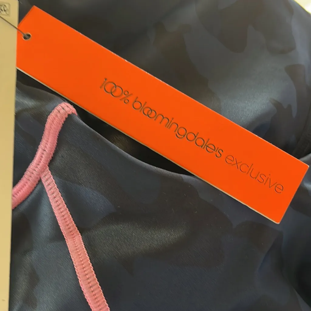 NWT Aqua Women;s Camouflage Contrast Stitch Fitness Sports Bra - Image 5