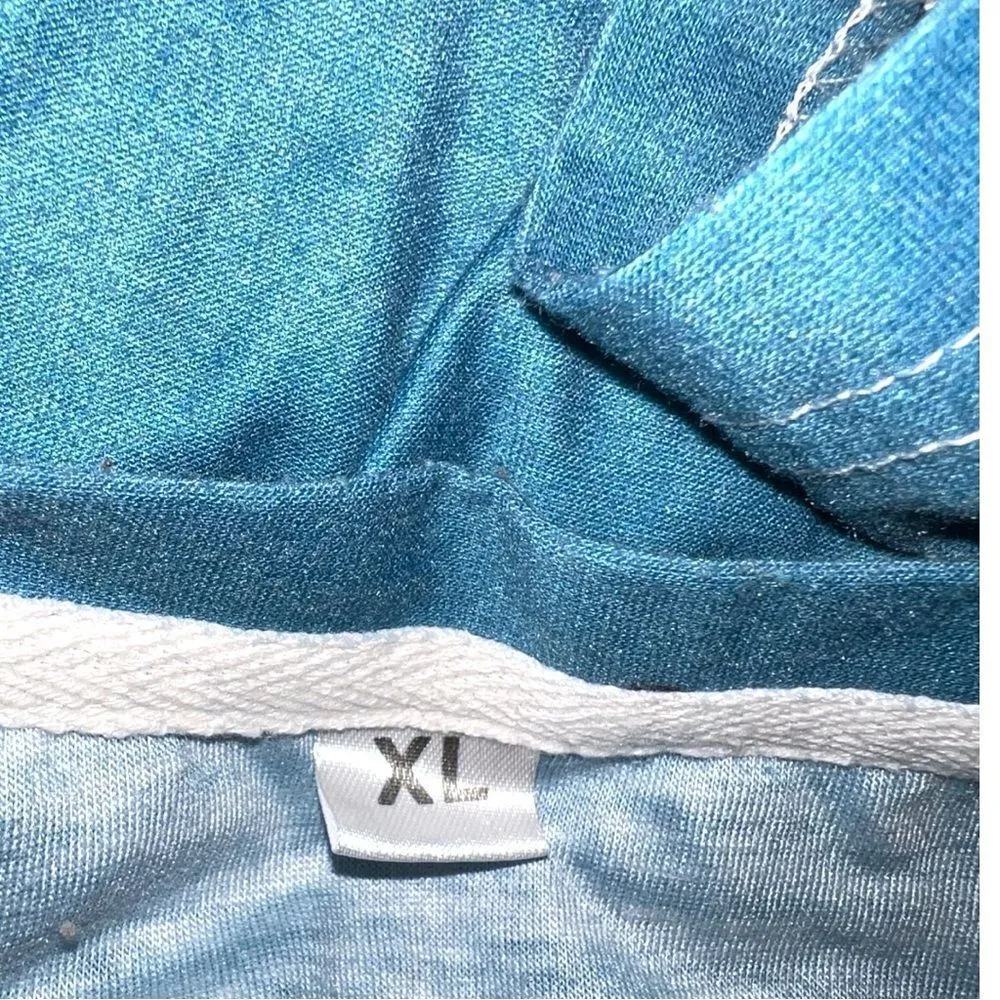 Cute blue fun sayings vneck top! Size XL - Image 5