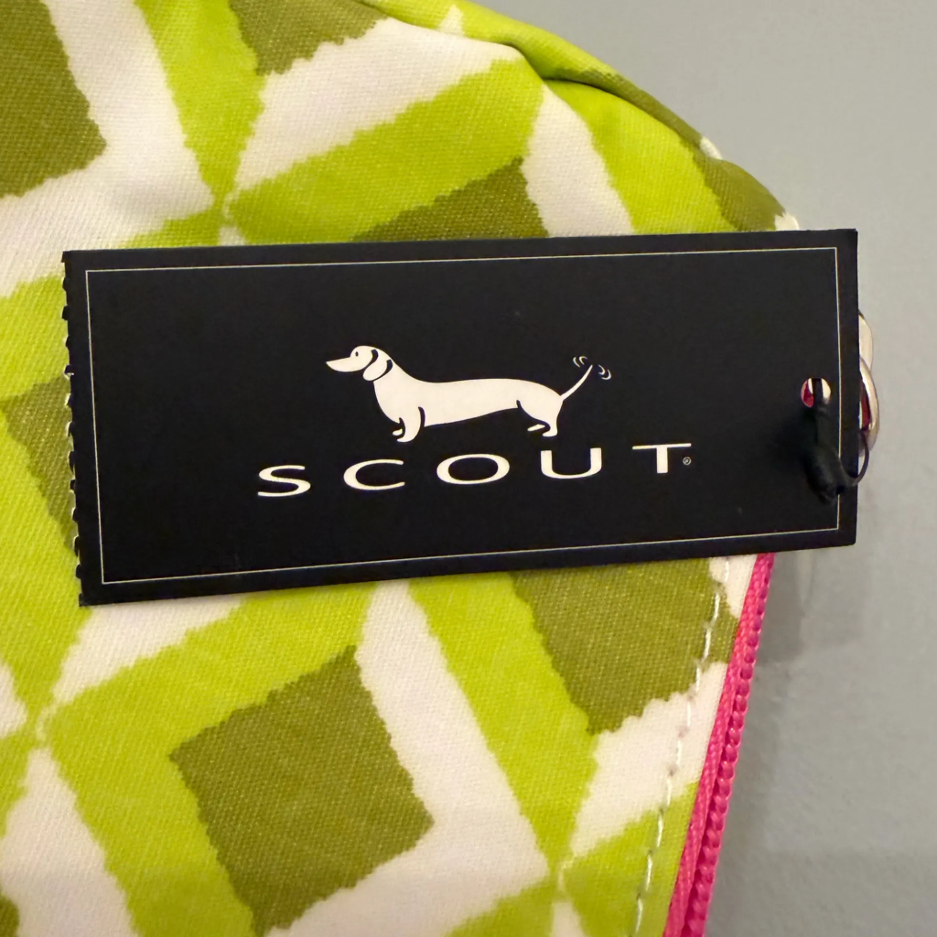 Scout Packin’ Heat Cosmetic Makeup Bag Green Geometric Pink Zip - Image 3