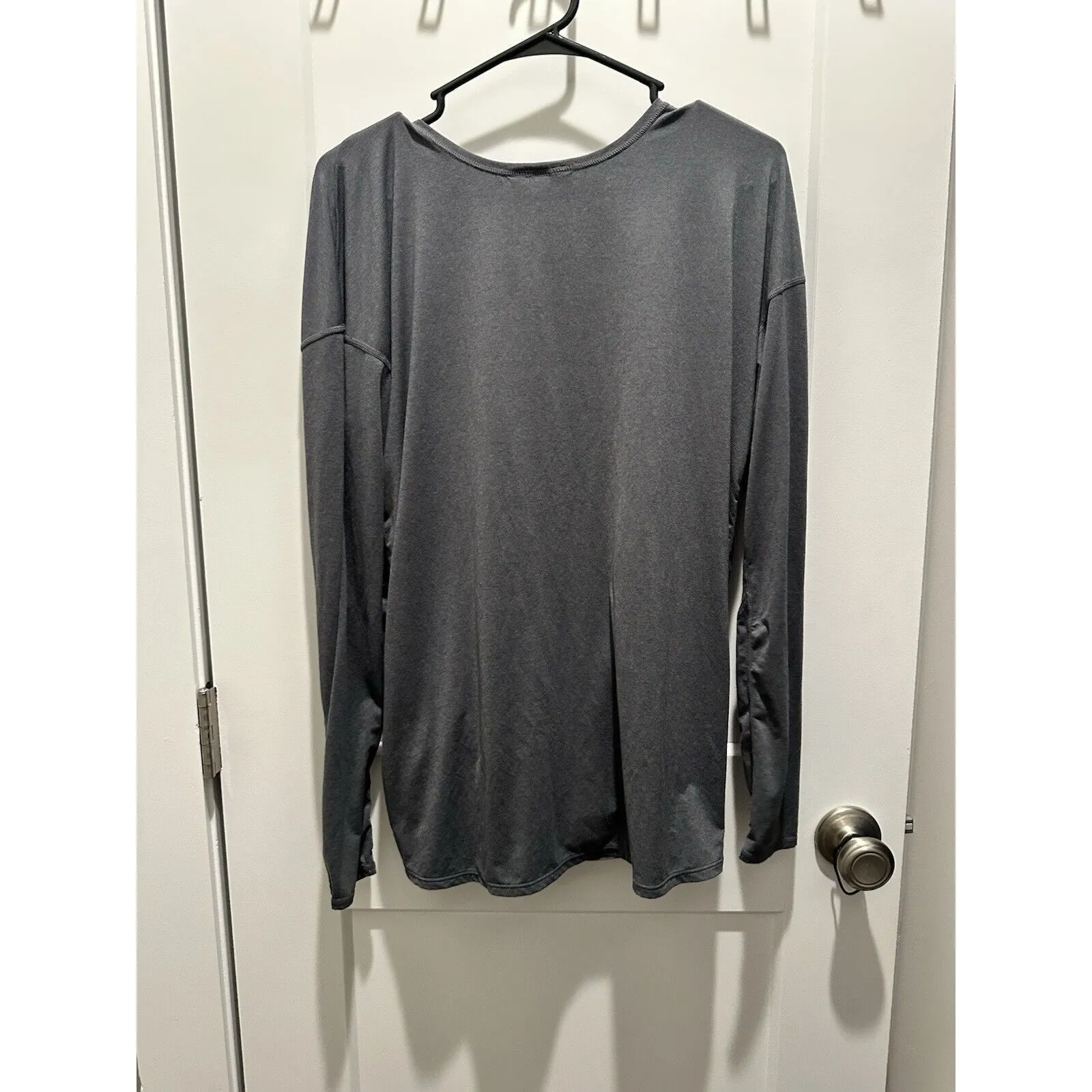 Zella Top Twist Front Surplice Neckline Size L Gray Soft Thumbholes - Image 3