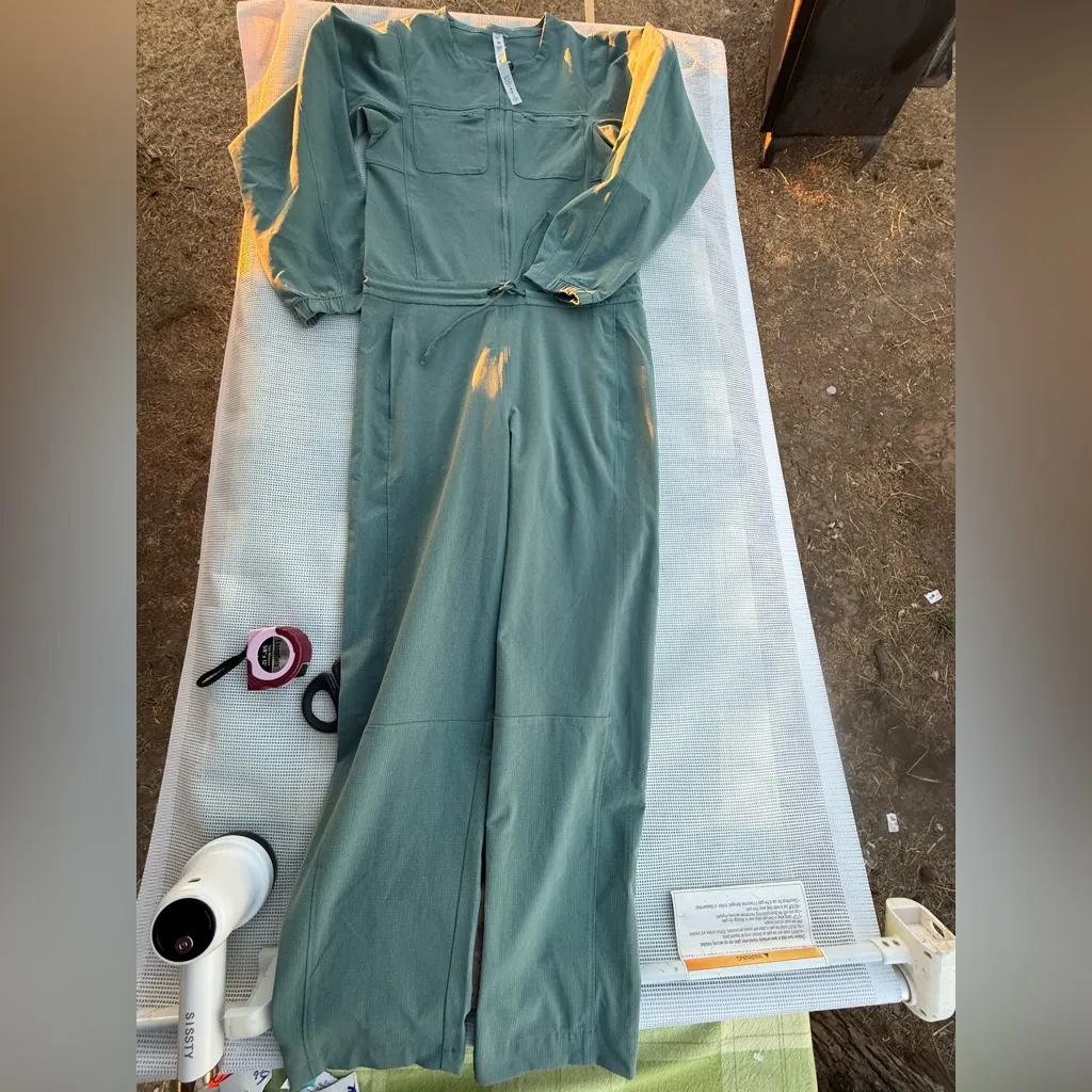 NWOT LULULEMON  VENTLIGHT ZIPPER JUMPSUIT WOMENS SIZE 0 - Image 3