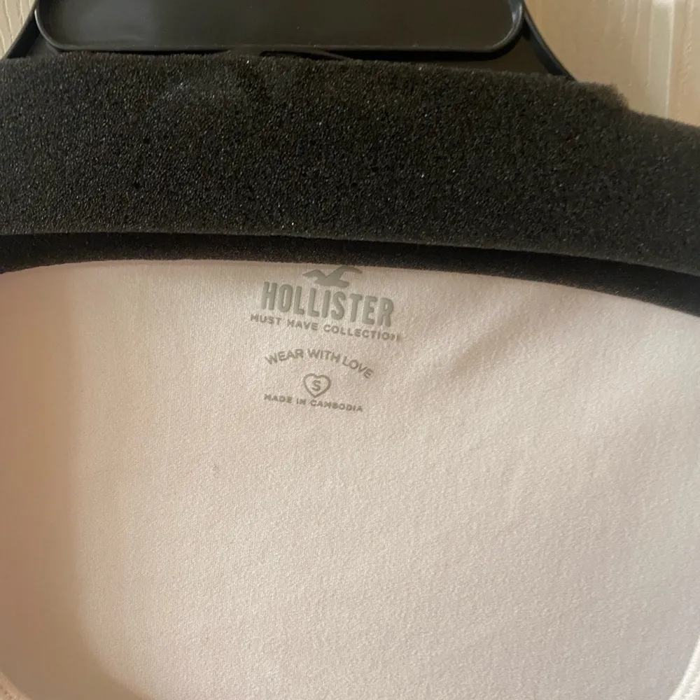 Hollister Comfy White Long Sleeve shirt - Image 4