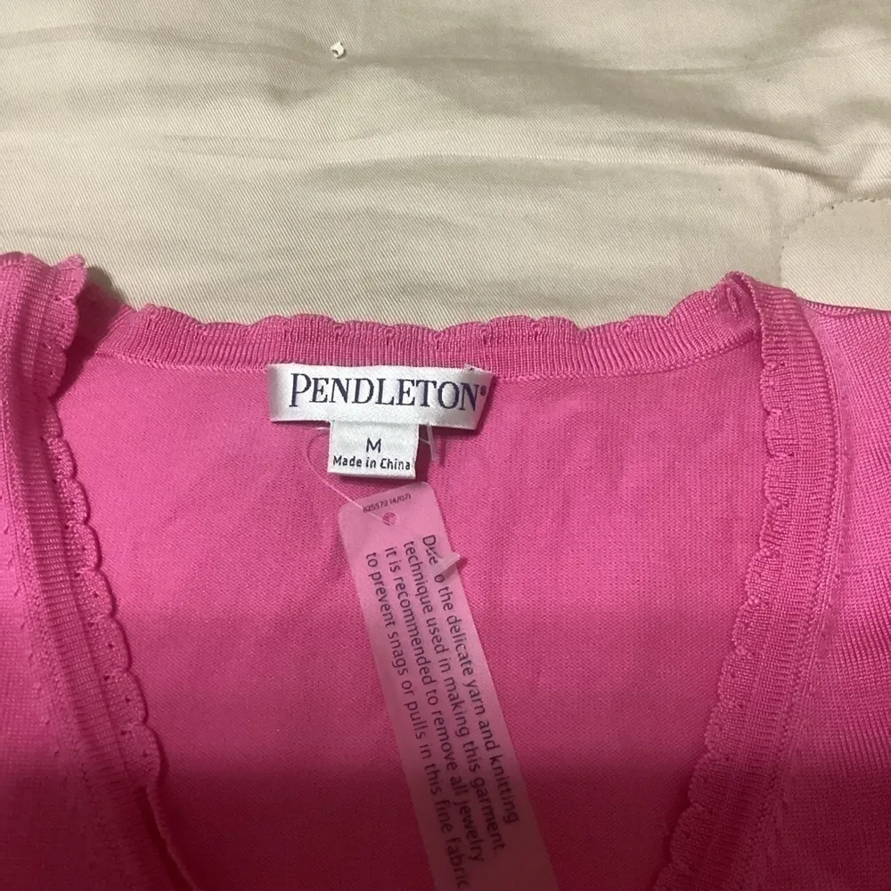 Woman’s size medium pink Pendleton cardigan - Image 6