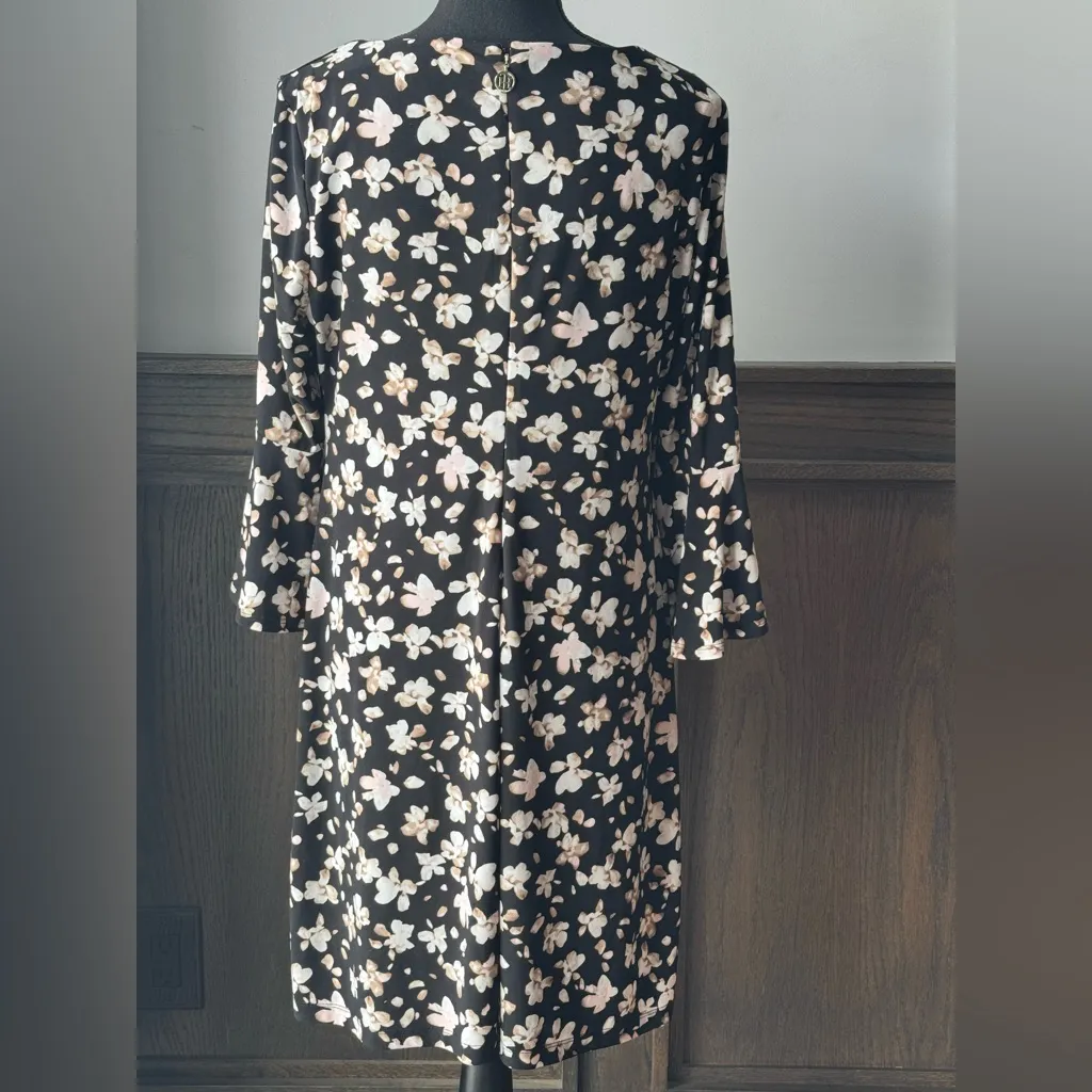 Tommy Hilfiger black floral dress with flare sleeves.  Size 12 EUC - Image 3