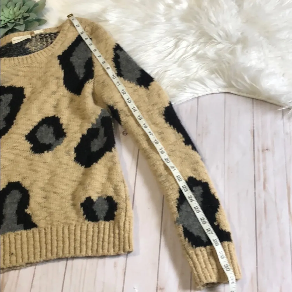 Sleeping On Snow leopard sweater size M - Image 9