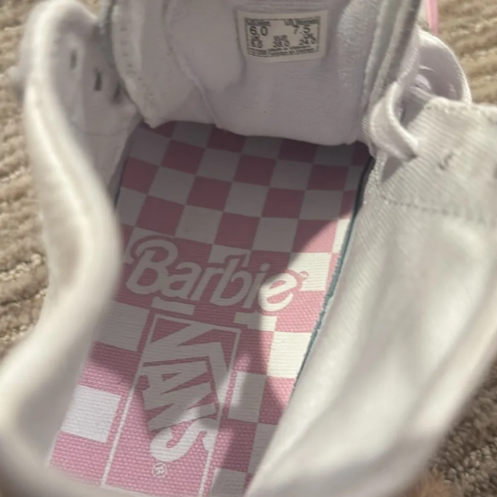 Vans  White and Pink High-Top Sneakers Barbie - Image 5
