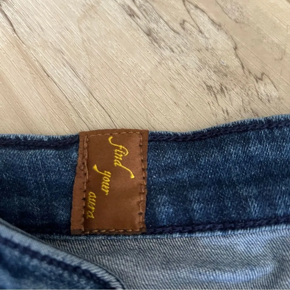 Aura Bootcut denim stretch Jeans Medium Wash Women’s Size 8 short - Image 3