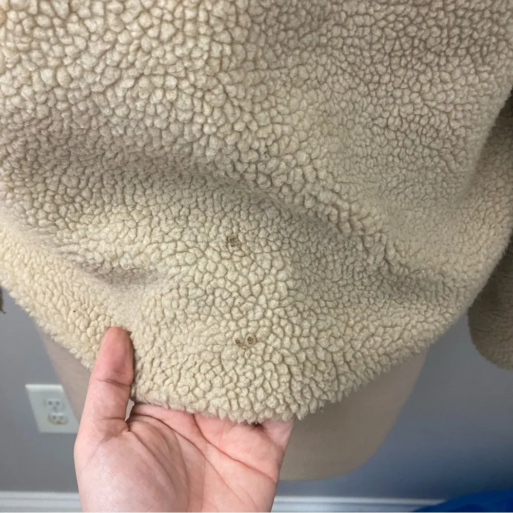 Brandy Melville John Galt Sherpa fleece full zip jacket sweatshirt one size - Image 7