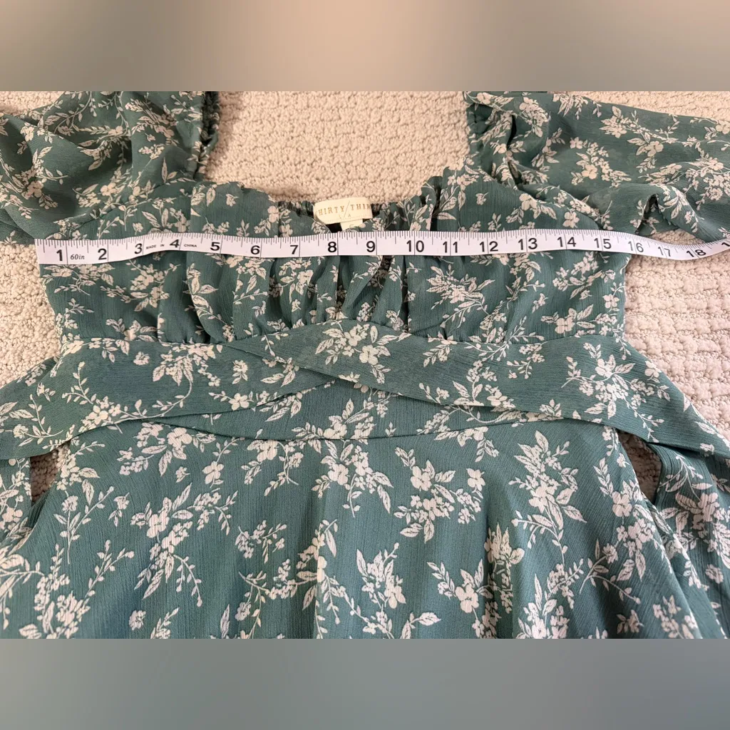 Thirty/Thirty Elegant Long Sleeve Floral Dress in Green - Image 4