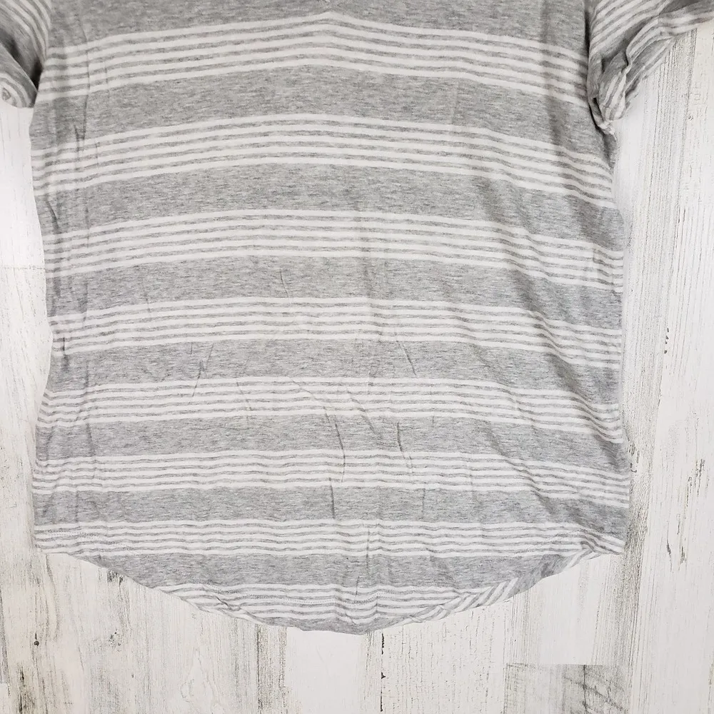 Aero Seriously Soft Perfect Gray & White Striped Tee Women's Size Small - Image 5