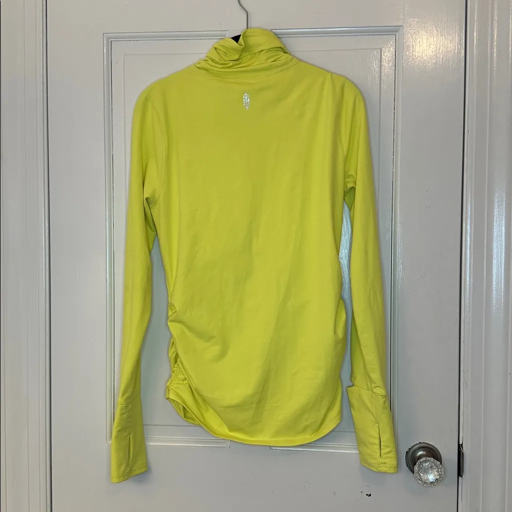 Free People Movement Highlighter Yellow Long Sleeve Ruched Zip Top size M EUC Size M - Image 4