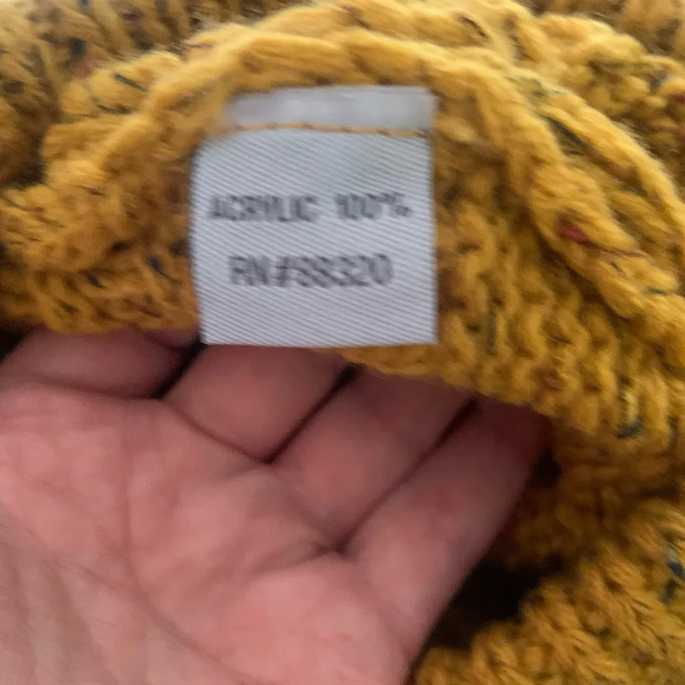 C.CWomen’s messy bun beanie mustard yellow - Image 5