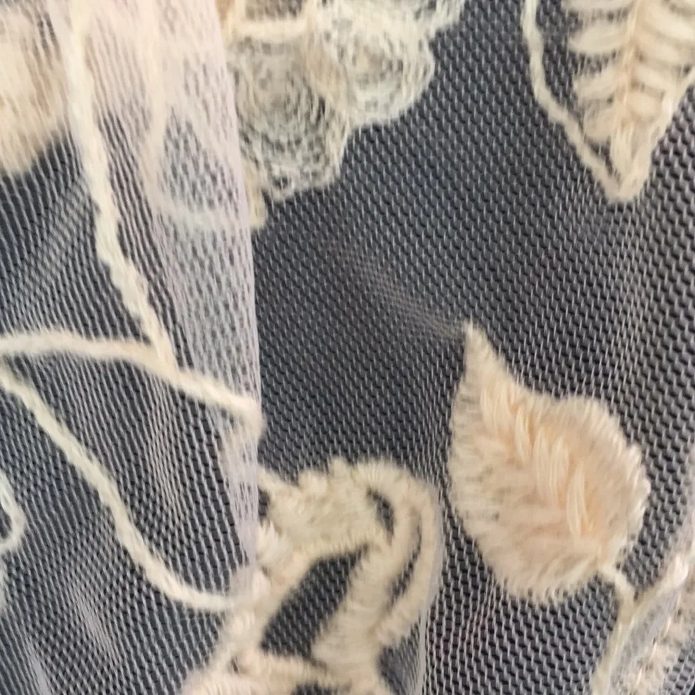 Hinge blouse lace lined cold shoulder light peach - Image 7