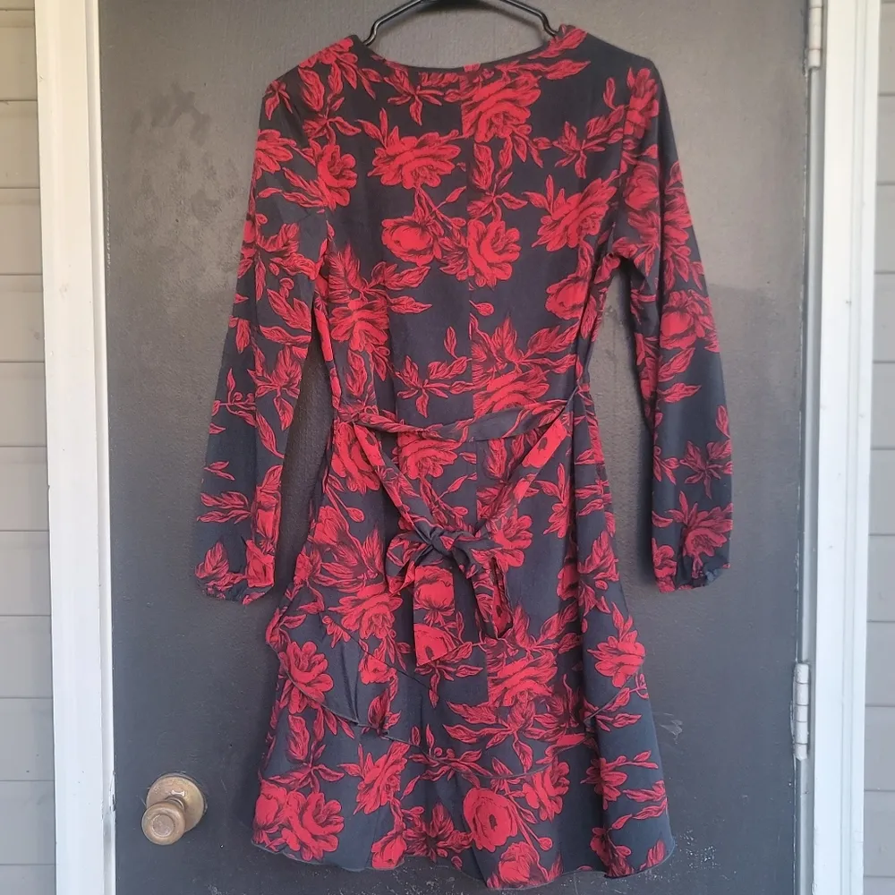 NWT! Uguest Charcoal Red Longsleeve V Neck Floral Mini Swing Dress S - Image 8