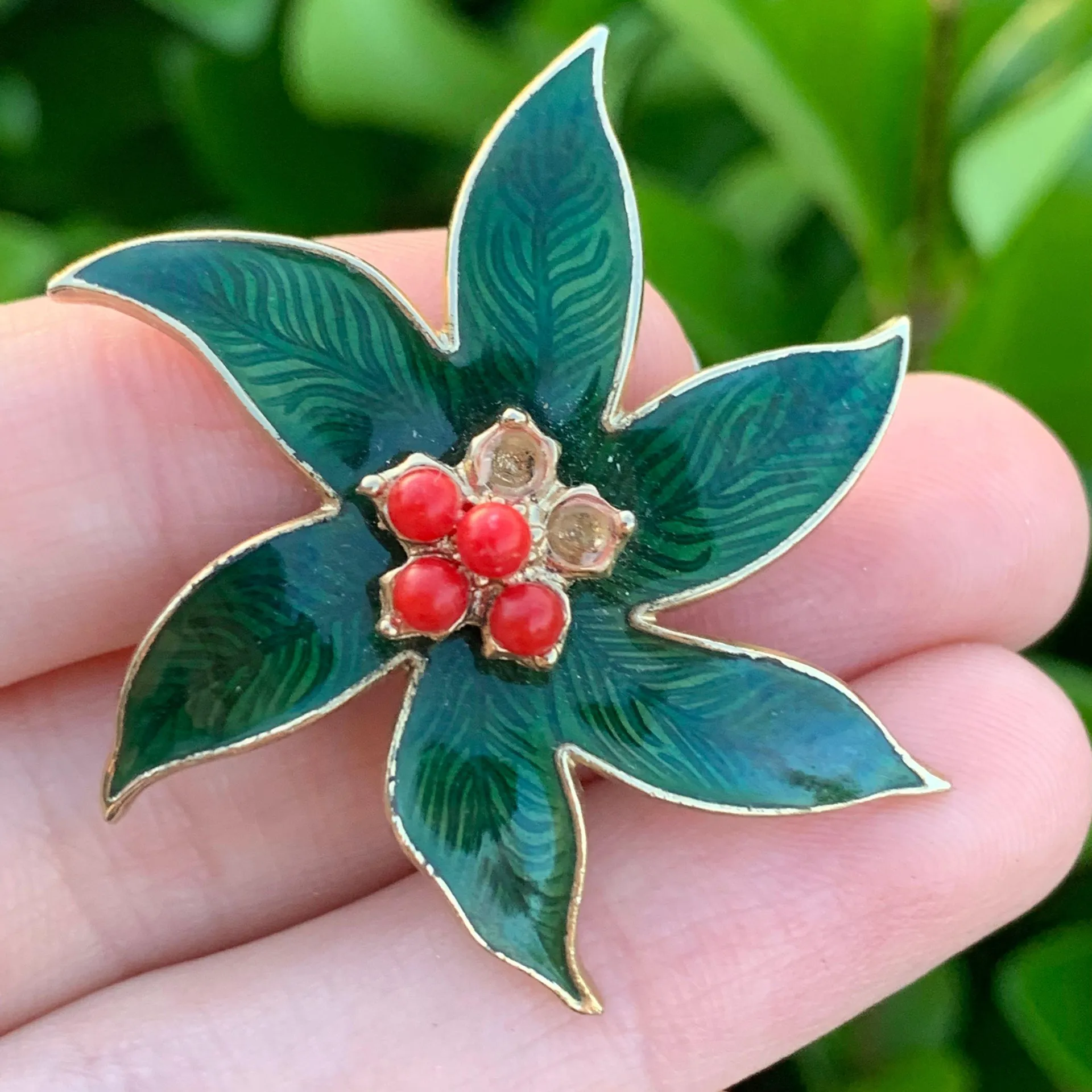 Vintage Green & Red Holly Flower Leaf & Berries Brooch Pin // Christmas Holiday - Image 3